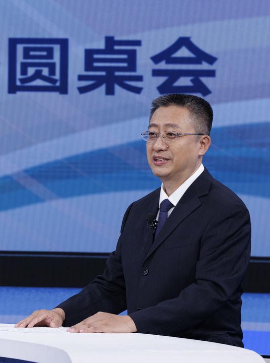 展的确定性应对各种不确定性——中国经济圆桌会聚焦“四稳”麻将胡了免费试玩中国经济圆桌会·新华全媒头条以高质量发(图8)